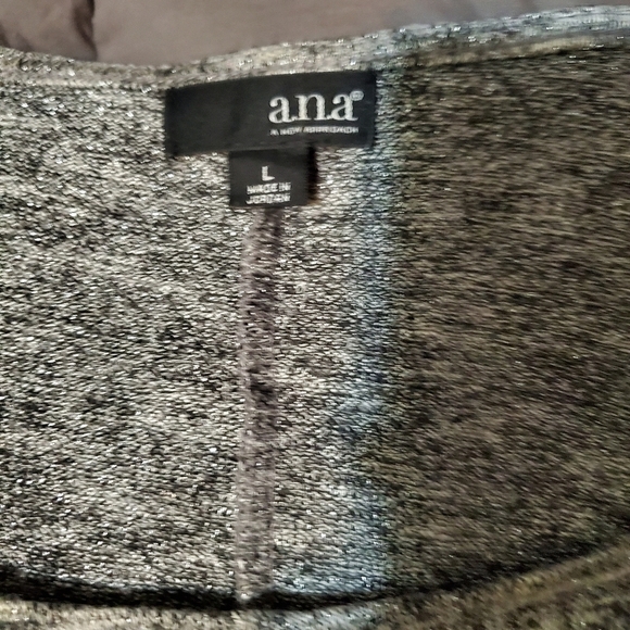 A.N.A long sleeve very flowy bottom blouse - Picture 4 of 7